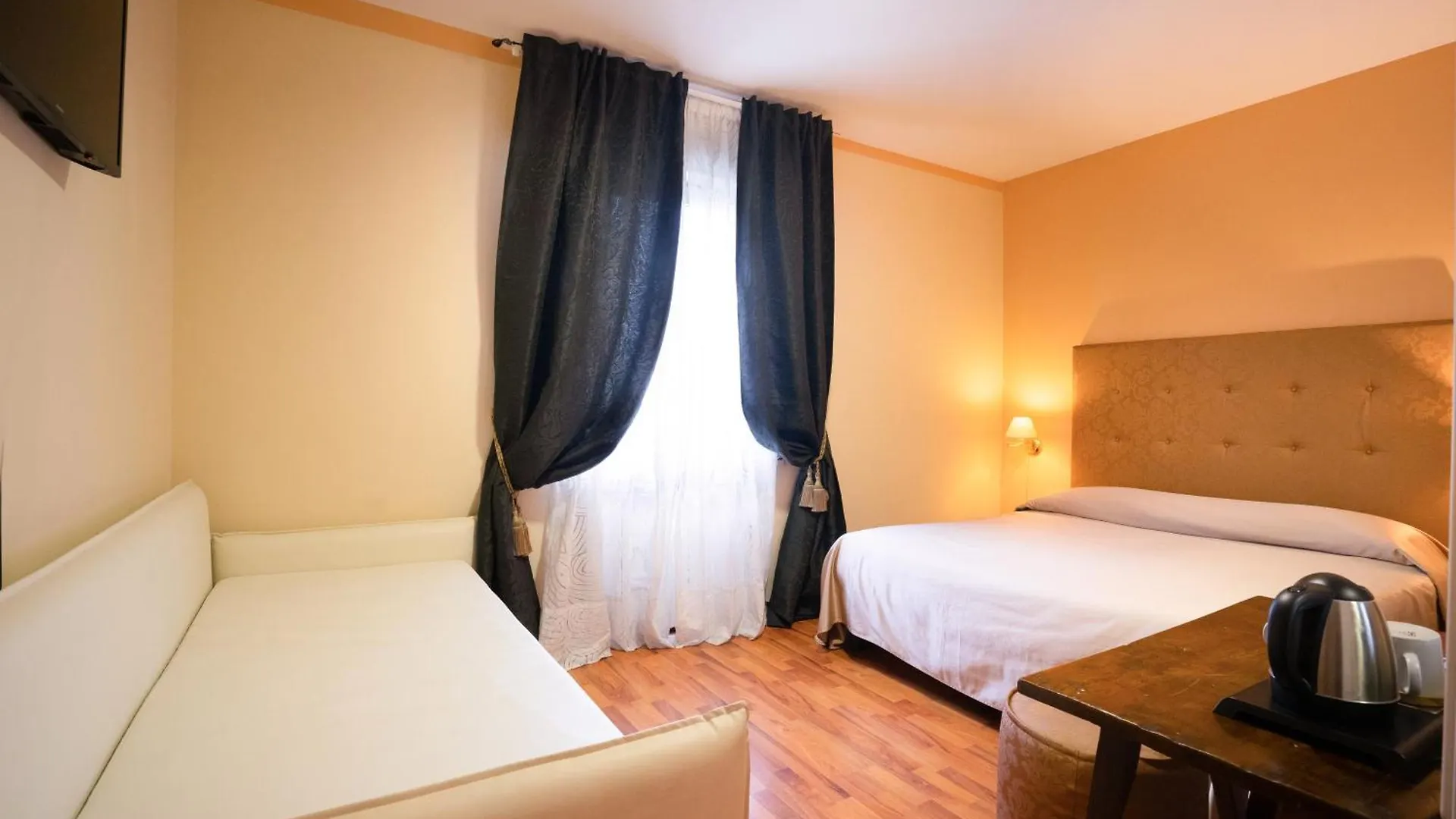Hotel Bernardino Lucca