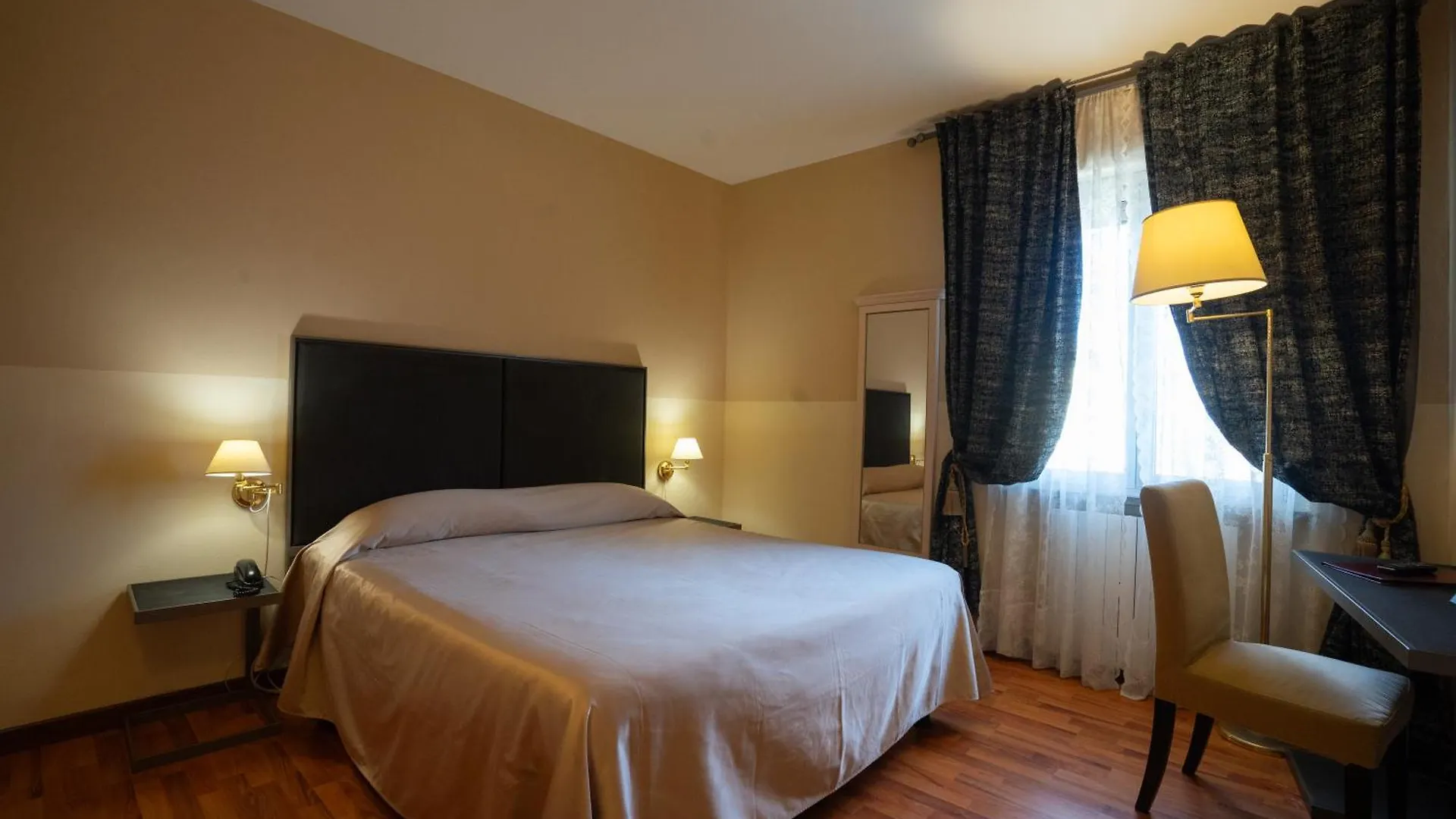 Hotel Bernardino Lucca 3*,