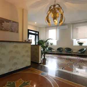 https://hotel-la-tavernetta.hotelitalianriviera.com